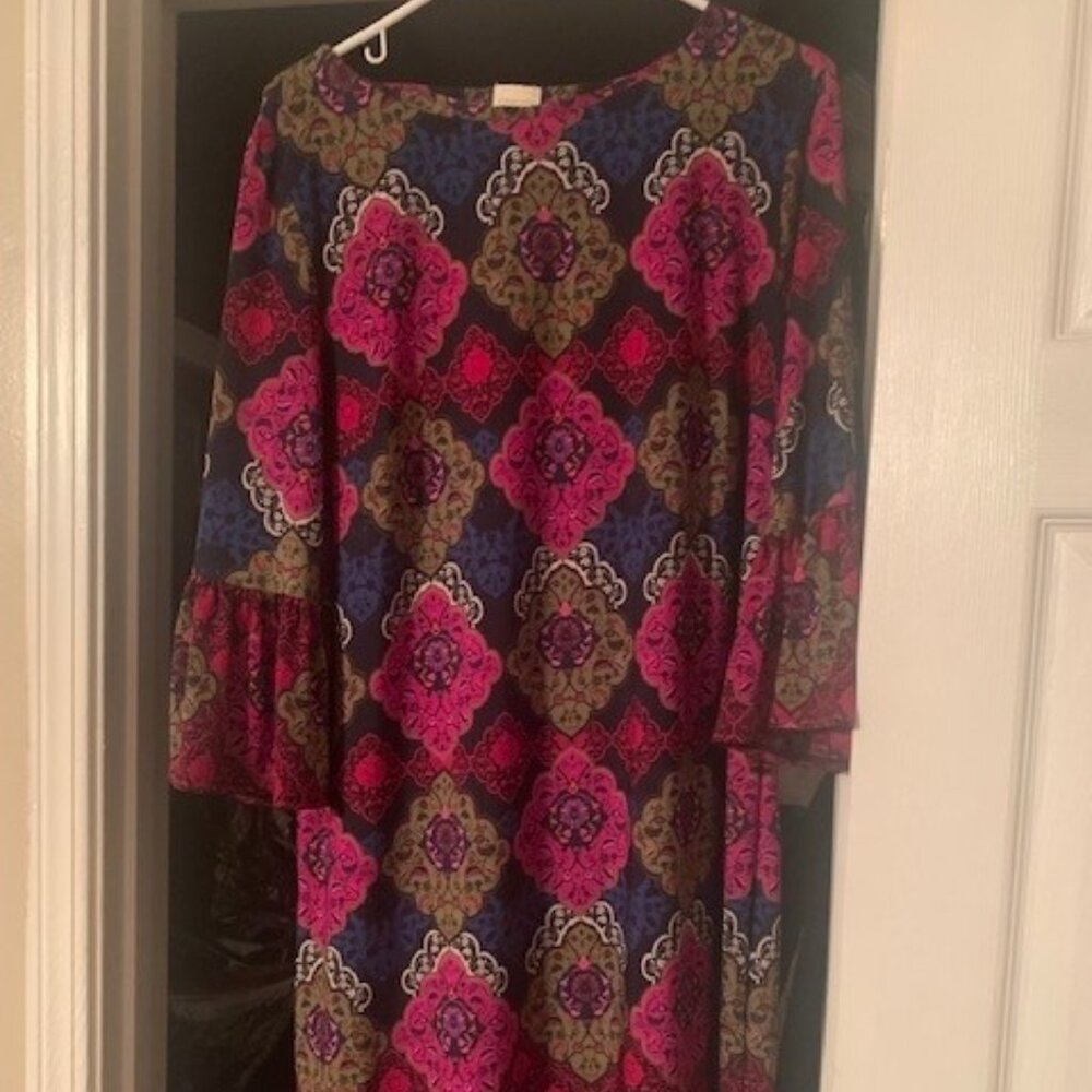 LADIES CHICO'S BRAND DRESS, BEAUTIFUL COLORS W/BELL SLEEVES SIZE 2